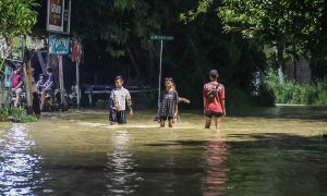 Eri Cahyadi Siap Bangun Tanggul Guna Atasi Banjir di Sambikerep, Berapa Anggarannya?