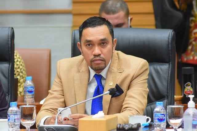 DPR: Tiap Polda Harus Bentuk ‘Call Center’ bagi KPPS yang Butuhkan Pertolongan Medis DPR: Tiap Polda Harus Bentuk ‘Call Center’ bagi KPPS yang Butuhkan Pertolongan Medis