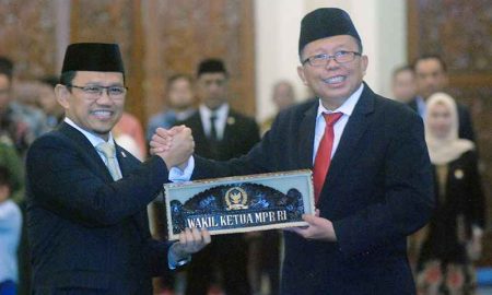 Pelantikan Wakil Ketua MPR RI Amir Uskara