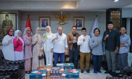 Ketua DPD RI Sambut Senator Terpilih, Komeng Singgung Soal Beda Sistem Indonesia dan Amerika