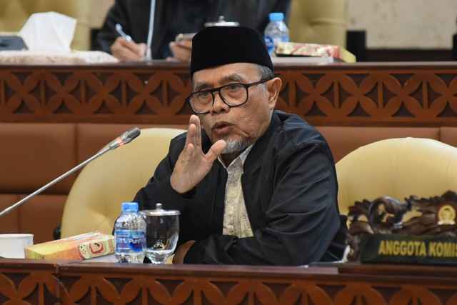 DPR: Wacana Kenaikan Tarif KRL Ancam Kesejahteraan Ekonomi Masyarakat Berpenghasilan Rendah DPR: Wacana Kenaikan Tarif KRL Ancam Kesejahteraan Ekonomi Masyarakat Berpenghasilan Rendah
