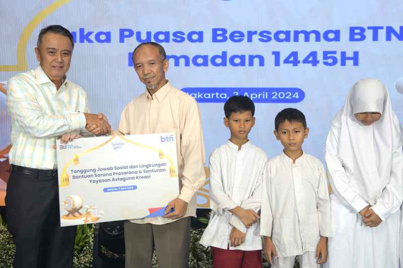 BTN Salurkan Bantuan Bagi Anak Yatim BTN Salurkan Bantuan Bagi Anak Yatim