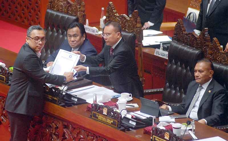 Geopolitik Belum Mereda, Fraksi PAN Ingatkan Potensi Lonjakan Harga Minyak Geopolitik Belum Mereda, Fraksi PAN Ingatkan Potensi Lonjakan Harga Minyak