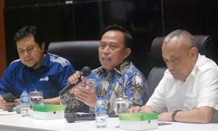 Dialektika Demokrasi Dengan tema "Antisipasi Maraknya Jemaah Haji dan Umroh Tanpa Visa Haji"