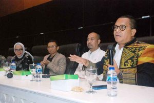 Dialektika Demokrasi Tema "BPJS Kesehatan dengan KRIS, Permudah Layanan atau Jadi Beban?" Dialektika Demokrasi Tema "BPJS Kesehatan dengan KRIS, Permudah Layanan atau Jadi Beban?"