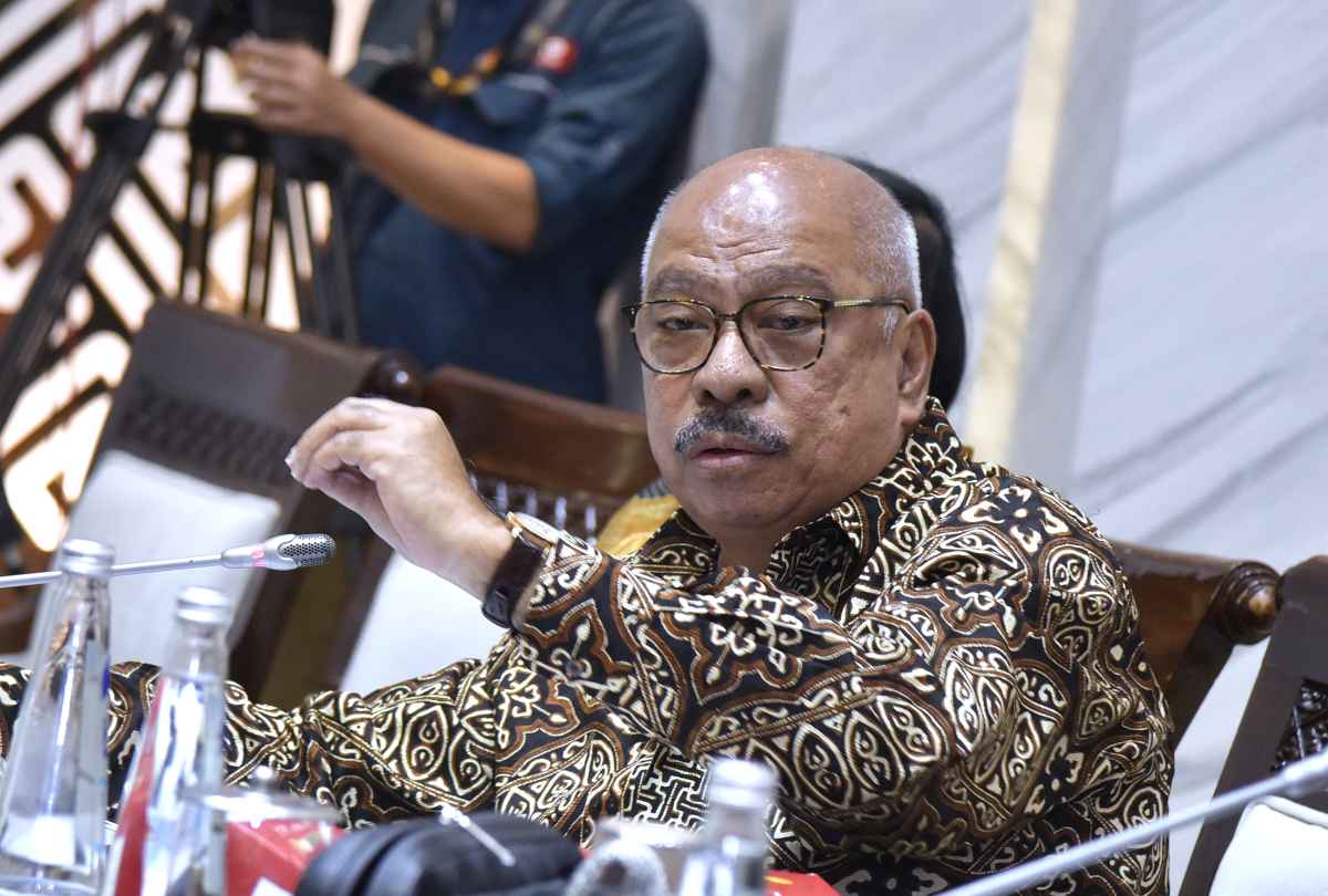 OJK Dapat Opini WDP, Mekeng DPR: Itu Memalukan!