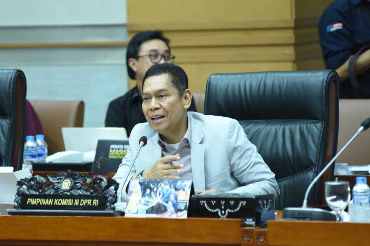 Komisi III DPR Setujui Penambahan Anggaran Kejaksaan Agung Rp26,54 Triliun Komisi III DPR Setujui Penambahan Anggaran Kejaksaan Agung Rp26,54 Triliun