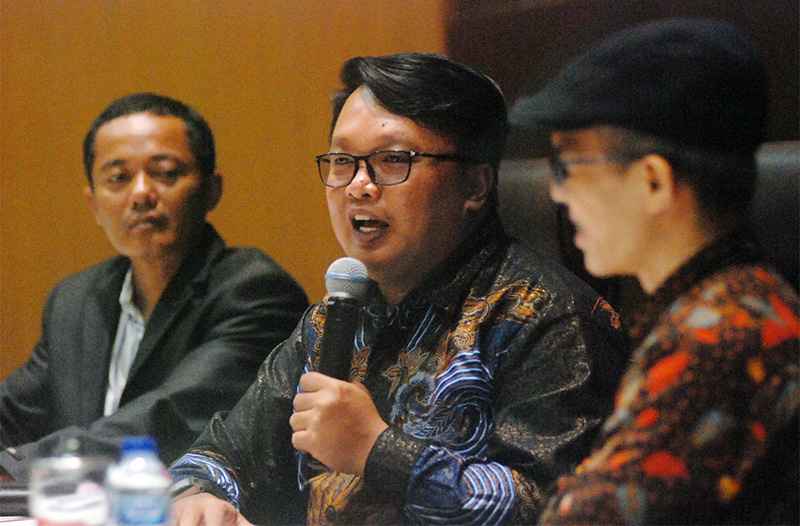 Diskusi Dialektika Demokrasi Dengan Tema “Aspirasi Parlemen untuk Pilkada Serentak Berkualitas”