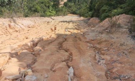 Warga Desak Pemkab Barito Utara Segera Perbaiki Jalan Rusak yang Dibangun Perusda