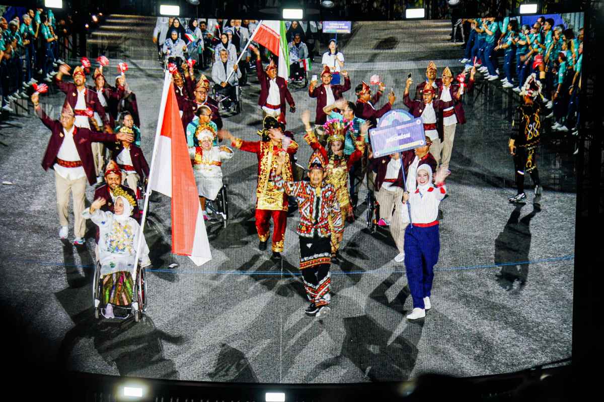 Angkie Yudistia Pimpin Parade Atlet di Perhelatan Paralimpiade Paris 2024 Angkie Yudistia Pimpin Parade Atlet di Perhelatan Paralimpiade Paris 2024