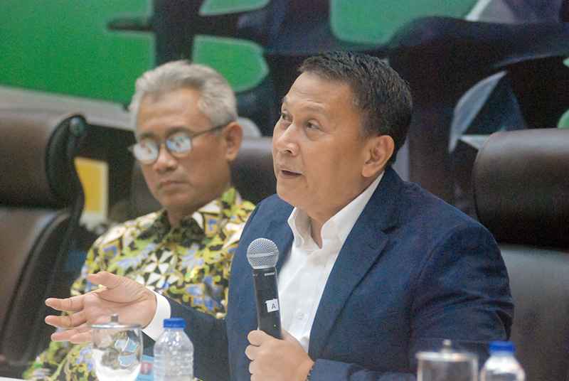 Membangun Citra Positif, Ke Depan DPR Harus Makin Dekat dengan Rakyat Membangun Citra Positif, Ke Depan DPR Harus Makin Dekat dengan Rakyat