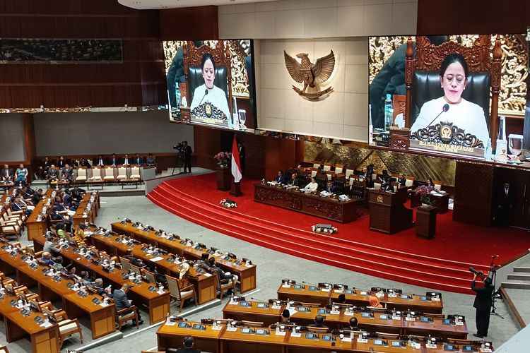 Rapat Paripurna Terakhir DPR Sahkan Sejumlah UU, Puan Singgung Pandemi dan Pemilu Jadi Tantangan DPR 2019-2024 Rapat Paripurna Terakhir DPR Sahkan Sejumlah UU, Puan Singgung Pandemi dan Pemilu Jadi Tantangan DPR 2019-2024