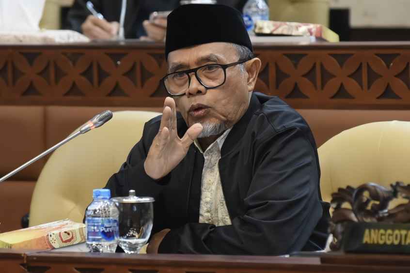 DPR: Rencana Subsidi KRL Jabodetabek Berbasis NIK Timbulkan Kerumitan Baru Rugikan Masyarakat DPR: Rencana Subsidi KRL Jabodetabek Berbasis NIK Timbulkan Kerumitan Baru Rugikan Masyarakat