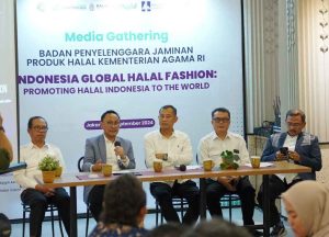 BPJPH: IGHF Dorong Produk Fashion Halal Indonesia Lebih Kompetitif di Pasar Internasional BPJPH melakukan upaya strategis dengan menginisiasi Indonesia Global Halal Fashion atau IGHF./Foto: Dok BPJPH