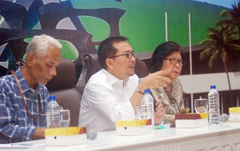 Dialektika Demokrasi Menyoal Kekerasan di Sekolah Dialektika Demokrasi Menyoal Kekerasan di Sekolah