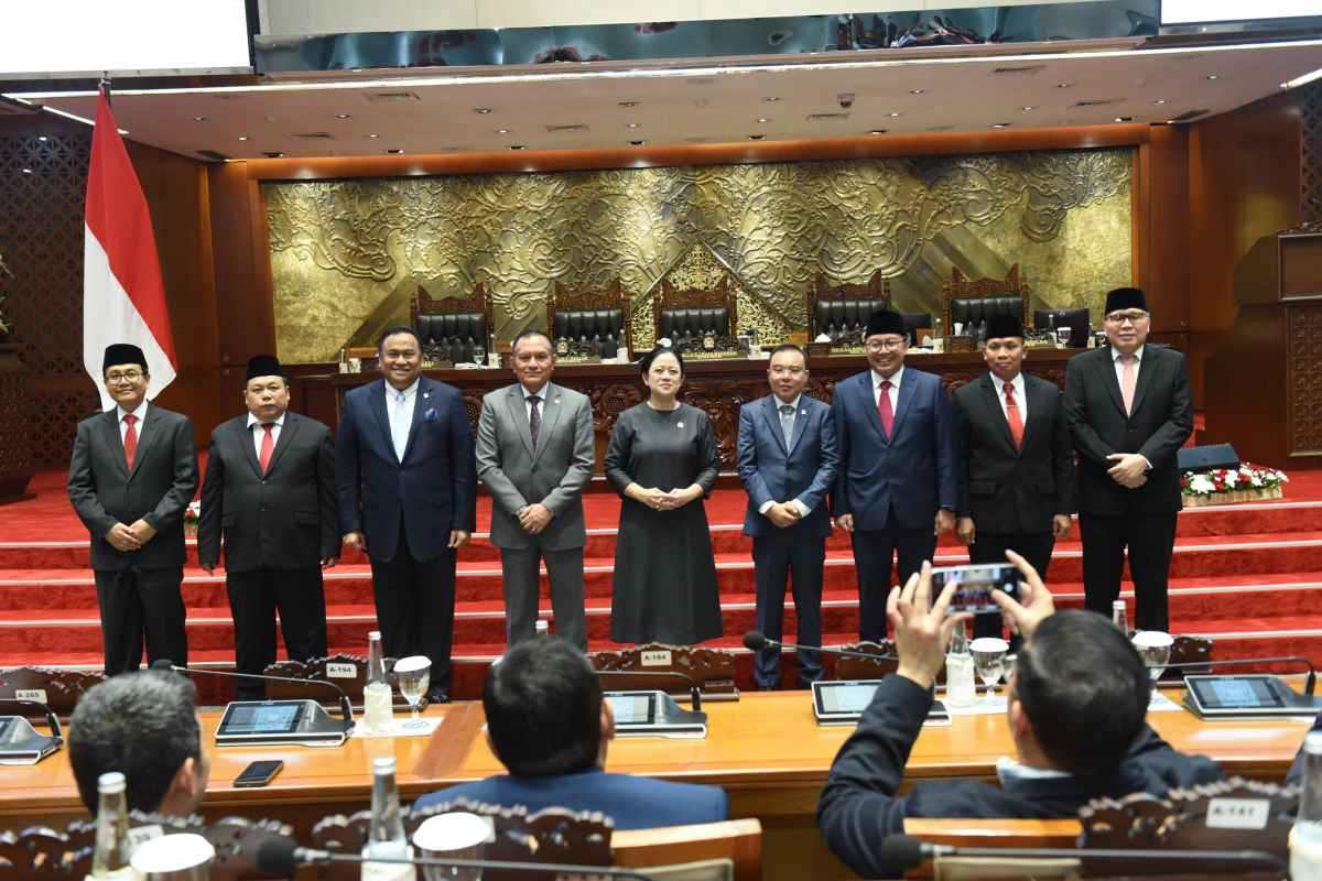 Puan Pimpin Rapat Paripurna Penetapan Pimpinan KPU dan Anggota BPK Terpilih Puan Pimpin Rapat Paripurna Penetapan Pimpinan KPU dan Anggota BPK Terpilih