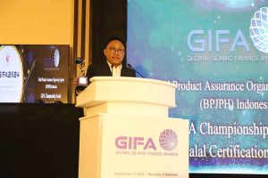 Sisihkan 3 Nominator, BPJPH Sabet Internasional GIFA Championship Award 2024 Muhammad Aqil Irham memberikan sambutan pada International GIFA Championship Award 2024/Foto: Dok BPJPH