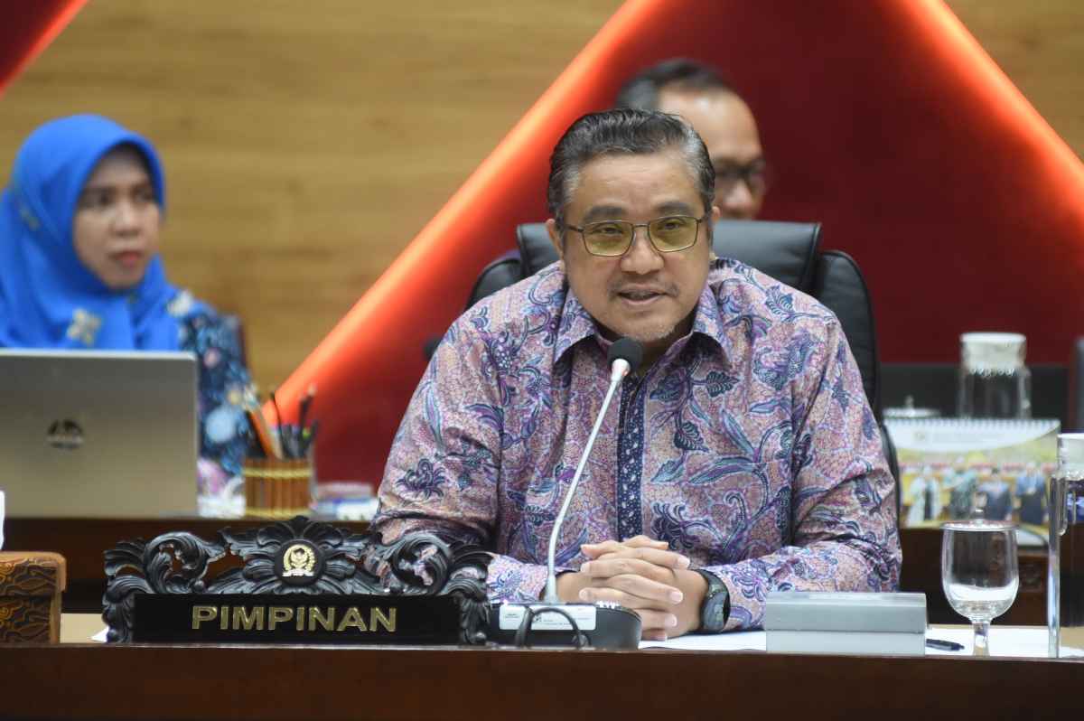 Pilu Kisah Guru Jadi Pemulung, DPR Dorong Anggaran Pendidikan Satu Pintu Agar Lebih Optimal Pilu Kisah Guru Jadi Pemulung, DPR Dorong Anggaran Pendidikan Satu Pintu Agar Lebih Optimal