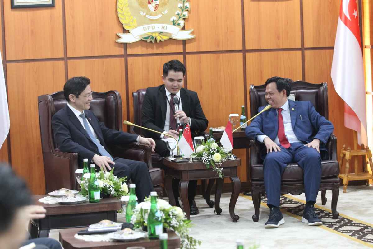 Ketua DPD RI Sultan dan PM Singapura Lawrence Wong Bahas Peningkatan Investasi Untuk Daerah Ketua DPD RI Sultan dan PM Singapura Lawrence Wong Bahas Peningkatan Investasi Untuk Daerah