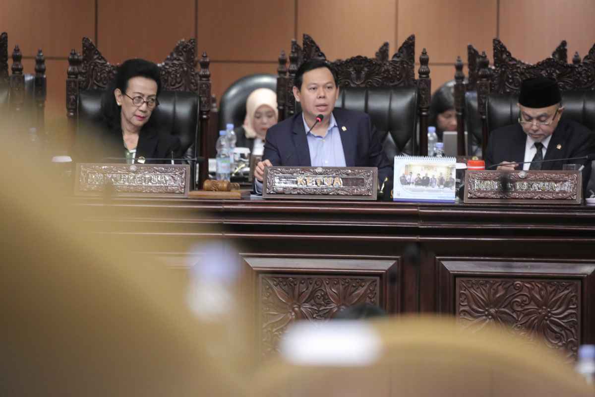 Minta Bentuk Satgas, DPD RI Galang Dana Bantu Korban Bencana Gunung Lewotobi Minta Bentuk Satgas, DPD RI Galang Dana Bantu Korban Bencana Gunung Lewotobi