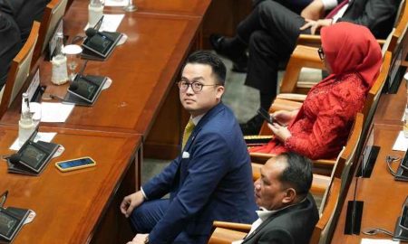 Raker Dengan Menlu Sugiono, Abraham Ungkap Mafia Paspor untuk Pekerja WNI di Malaysia