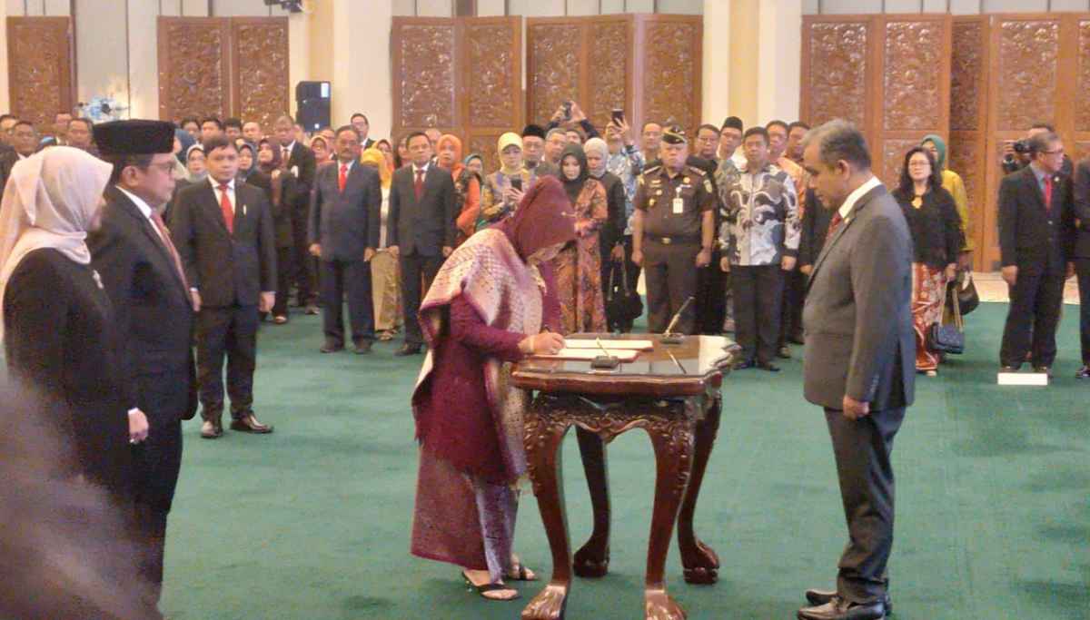 Ahmad Muzani Lantik Siti Fauziah sebagai Sekjen MPR RI Ahmad Muzani Lantik Siti Fauziah sebagai Sekjen MPR RI