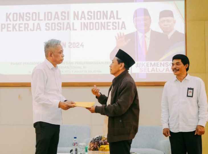 Ketum DNIKS Gus Choi Ajak Semua Elemen Pekerja Sosial Bersinergi Ketum DNIKS Gus Choi Ajak Semua Elemen Pekerja Sosial Bersinergi