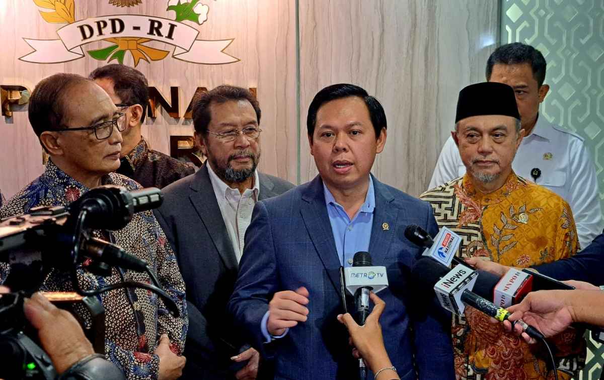 Soroti PPN 12 %, Sultan Sarankan Pengkritik Ajukan JR UU HPP ke MK Soroti PPN 12 %, Sultan Sarankan Pengkritik Ajukan JR UU HPP ke MK