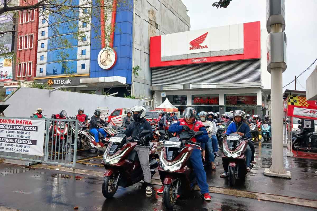 Puluhan Komunitas Kampanye Keselamatan Lewat Honda PCX 160 Truly Exceptional Puluhan Komunitas Kampanye Keselamatan Lewat Honda PCX 160 Truly Exceptional