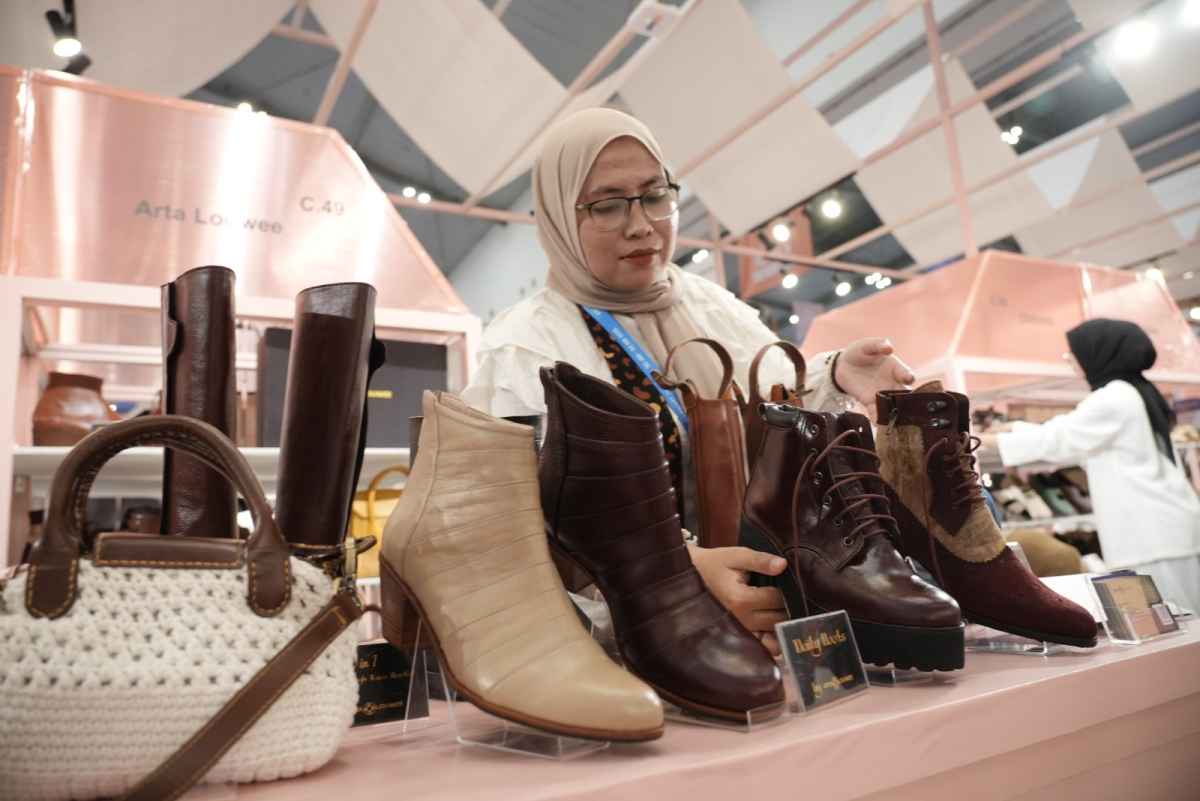 Berkat Dukungan Pemberdayaan BRI, UMKM Sepatu Asal Malang Tembua Ekspor ke 8 Negara Berkat Dukungan Pemberdayaan BRI, UMKM Sepatu Asal Malang Tembua Ekspor ke 8 Negara