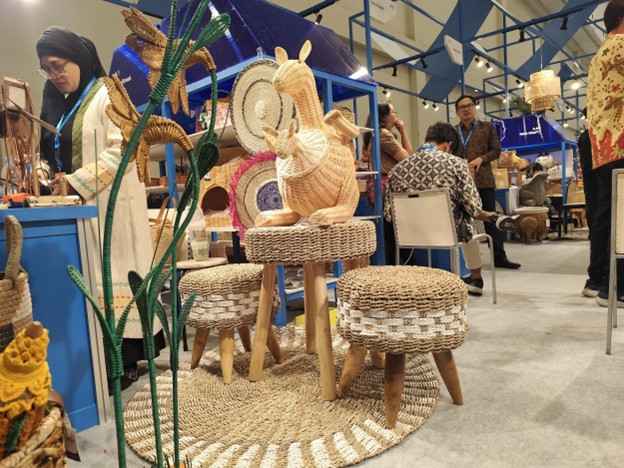 Didukung BRI, UMKM Handicraft Produk Alam Asal Kebumen Sukses Tembus Pasar Global Didukung BRI, UMKM Handicraft Produk Alam Asal Kebumen Sukses Tembus Pasar Global