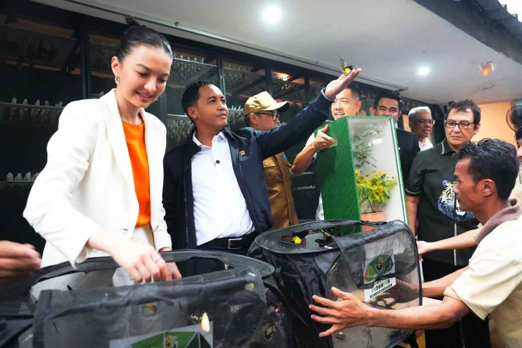 Menhut Resmikan Aviary Park Indonesia, Pastikan Dukung Pihak Penjaga Satwa Menhut Resmikan Aviary Park Indonesia, Pastikan Dukung Pihak Penjaga Satwa