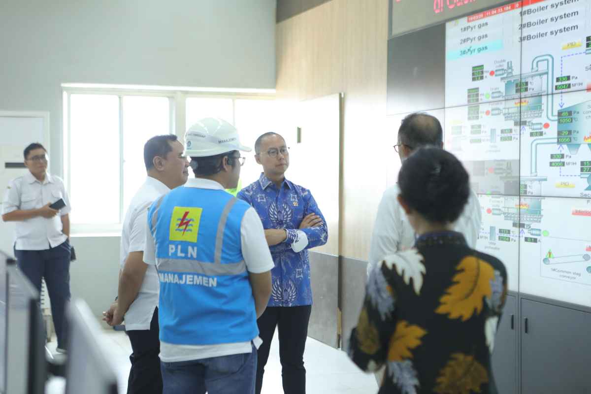 Eddy Soeparno Komit Perjuangkan Regulasi Guna Permudah Investasi PLTsa Eddy Soeparno Komit Perjuangkan Regulasi Guna Permudah Investasi PLTsa