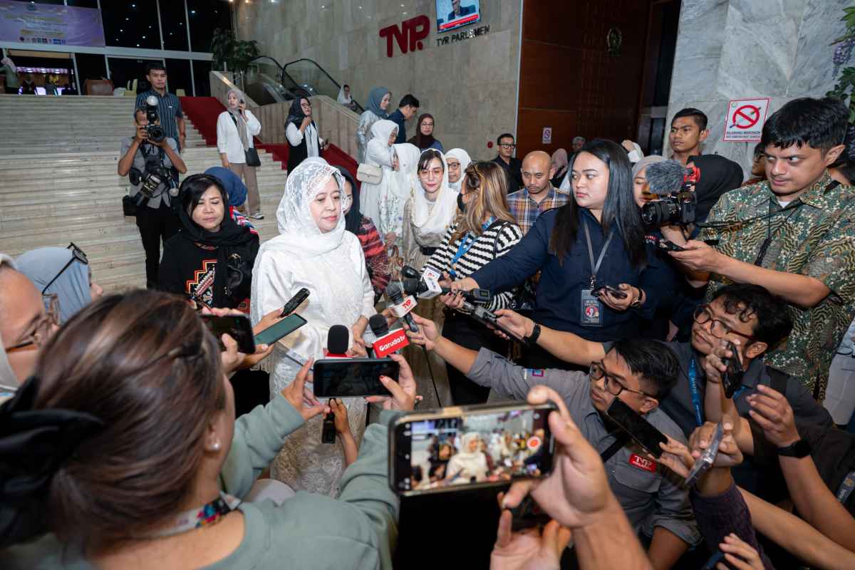 FPDIP Hadiri Rapat RUU TNI, Puan Ngaku untuk Meluruskan yang Tak Sesuai Aturan FPDIP Hadiri Rapat RUU TNI, Puan Ngaku untuk Meluruskan yang Tak Sesuai Aturan