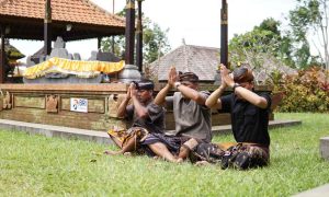 Peringati Hari Raya Nyepi, BRI Peduli Beri Bantuan Sembako Hingga Renovasi Pura