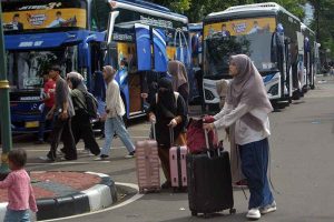 Dasco dan Andre Lepas 5.000 Pemudik dengan 100 Bus Pulang Basamo Gelombang Pertama