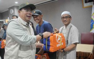 Wakil Ketua DPR Cucun Ahmad Syamsurijal Tinjau Korban Banjir Kampung Melayu