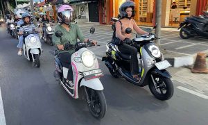 Edukasi Safety Riding Dengan Komunitas Honda Scoopy