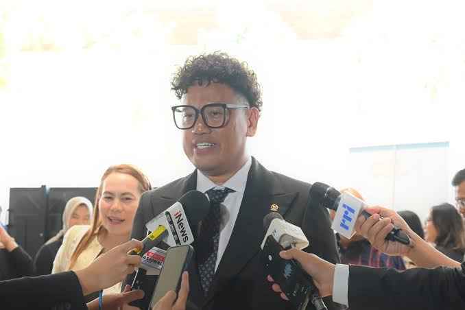 DPR Prihatin Banyak Konsumsi Minuman Kemasan, Kasus Gagal Ginjal Anak Muda Makin Marak DPR Prihatin Banyak Konsumsi Minuman Kemasan, Kasus Gagal Ginjal Anak Muda Makin Marak