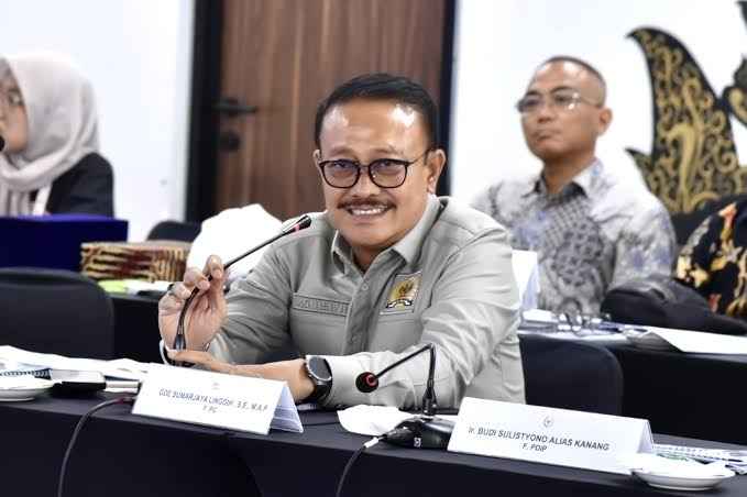 Kunjungi Pindad, DPR: Bangkitkan Kembali Industri Dalam Negeri Kunjungi Pindad, DPR: Bangkitkan Kembali Industri Dalam Negeri