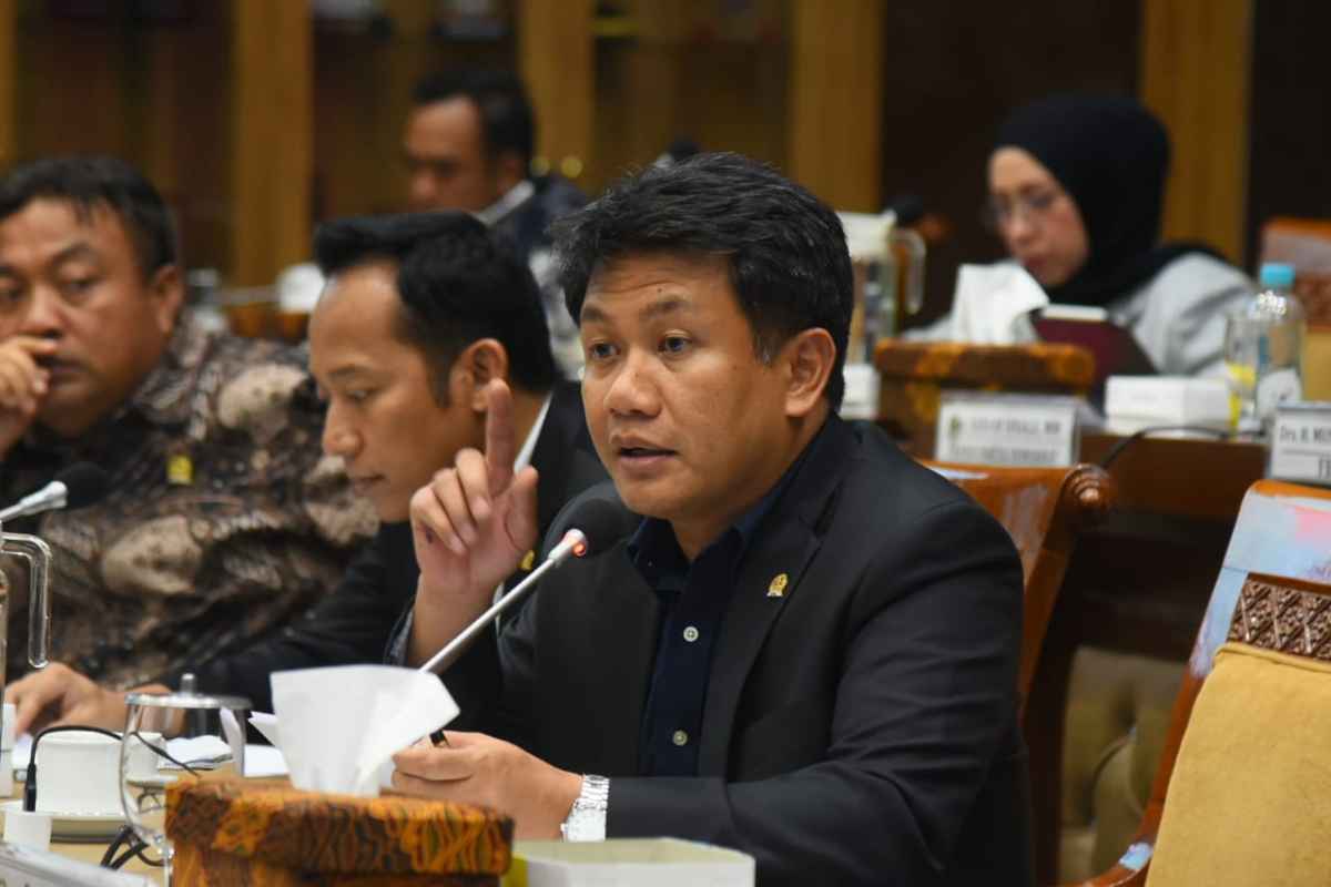 Komisi X DPR: Kalau Proyek Penulisan Sejarah Bersifat Selektif dan Parsial, Lebih Baik Hentikan Saja! Komisi X DPR: Kalau Proyek Penulisan Sejarah Bersifat Selektif dan Parsial, Lebih Baik Hentikan Saja!