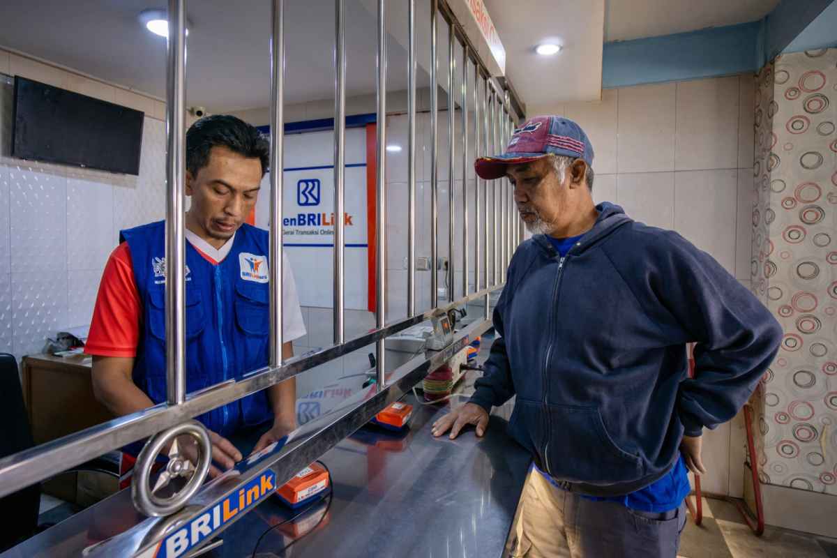 Makin Diandalkan Masyarakat, AgenBRILink Bukukan Transaksi Rp843 Triliun Dari 1,22 Juta Agen Selama 6 Bulan Makin Diandalkan Masyarakat, AgenBRILink Bukukan Transaksi Rp843 Triliun Dari 1,22 Juta Agen Selama 6 Bulan