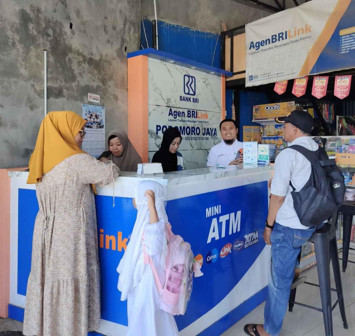 Dekatkan Akses, AgenBRILink Layani Keuangan Petani Kabupaten Gowa Dekatkan Akses, AgenBRILink Layani Keuangan Petani Kabupaten Gowa