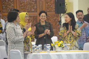 Sarasehan Nasional Fraksi Partai Golkar MPR RI Sarasehan Nasional Fraksi Partai Golkar MPR RI