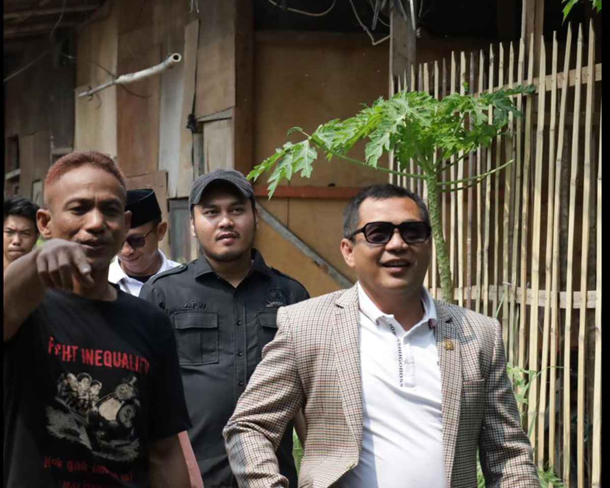 Curhatan Warga Kampung Bayam dan Tongkol Dalam, Senator Azran: Warga Minta Lokasi Pelatihan dan Kuliner Curhatan Warga Kampung Bayam dan Tongkol Dalam, Senator Azran: Warga Minta Lokasi Pelatihan dan Kuliner