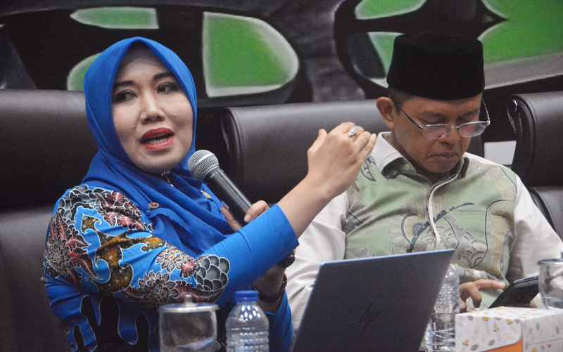 Diskusi Konstitusi Tema: “Kedaulatan Rakyat dalam Perspektif Demokrasi Pancasila” Diskusi Konstitusi Tema: “Kedaulatan Rakyat dalam Perspektif Demokrasi Pancasila”