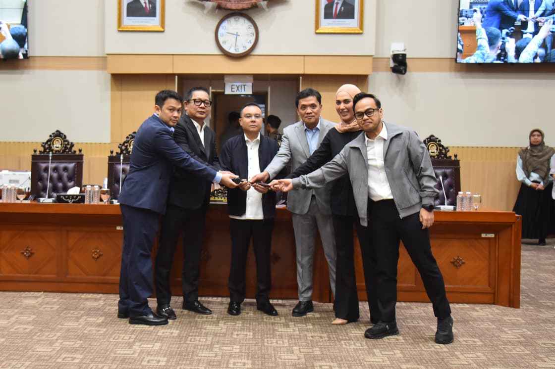 Rusdi Masse Mappasessu Gantikan Ahmad Sahroni Jadi Pimpinan Komisi III DPR Rusdi Masse Mappasessu Gantikan Ahmad Sahroni Jadi Pimpinan Komisi III DPR
