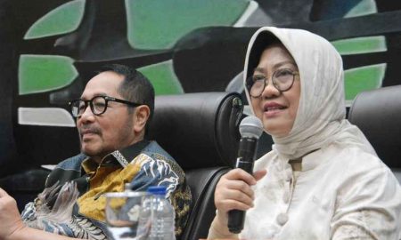 Diskusi Konstitusi dan Demokrasi “Hubungan Pusat dan Daerah (Optimalisasi Desentralisasi dan Otonomi Daerah)”