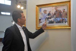 Misbakhun Resmikan Pembukaan Pameran Foto Warna-Warni #15 Di DPR Misbakhun Resmikan Pembukaan Pameran Foto Warna-Warni #15 Di DPR