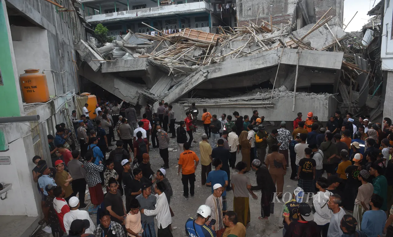 KH Maman Imanulhaq Sampaikan Duka Cita, Desak Investigasi Ambruknya Ponpes Al-Khoziny Sidoarjo KH Maman Imanulhaq Sampaikan Duka Cita, Desak Investigasi Ambruknya Ponpes Al-Khoziny Sidoarjo
